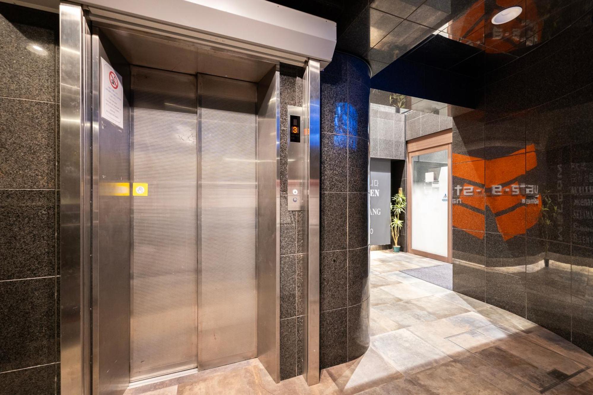 E-Stay Namba Osaka Zewnętrze zdjęcie